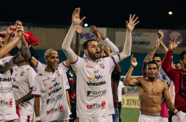 Ex-BBB é anunciado como treinador de time mineiro