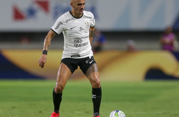 Fábio Santos vê perda de confiança do Corinthians e mira decisão na Copa do Brasil: ‘Esquecer tudo e melhorar’