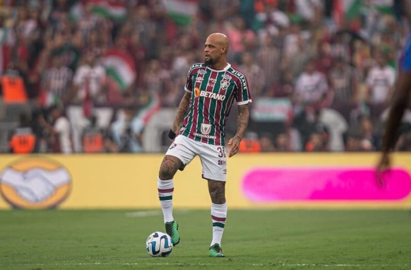 Felipe Melo ‘glorifica’ título do Fluminense na Copa Libertadores e faz dedicação especial