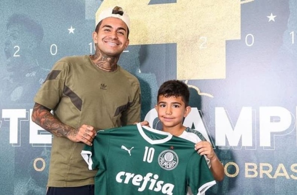 Filho de Dudu assina primeiro contrato com o Palmeiras