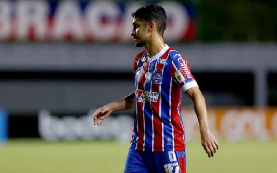 Fluminense encaminha retorno de meio-campista às Laranjeiras