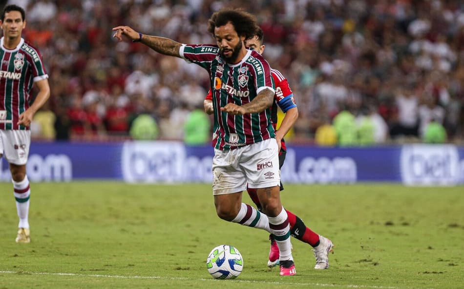 Fluminense: Marcelo sente incômodo na panturrilha e é substituído contra o Flamengo na Copa do Brasil