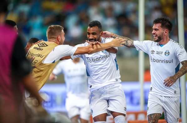 Galdino celebra gol decisivo em vitória do Grêmio: ‘Precisávamos vencer fora de casa’