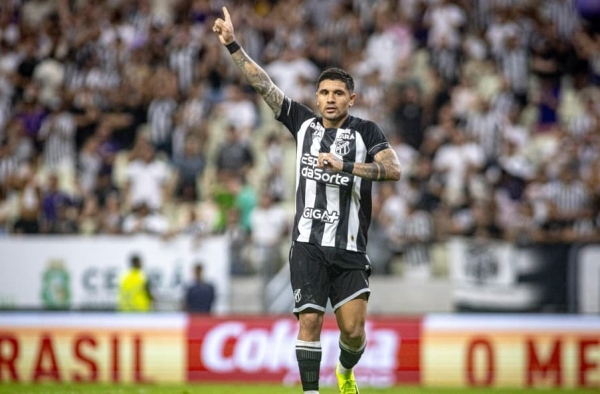 Galeano recebe suspensão e desfalca o Ceará contra o Atlético-MG