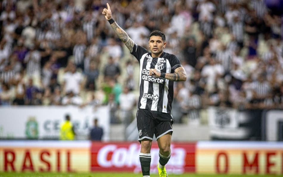 Galeano recebe suspensão e desfalca o Ceará contra o Atlético-MG