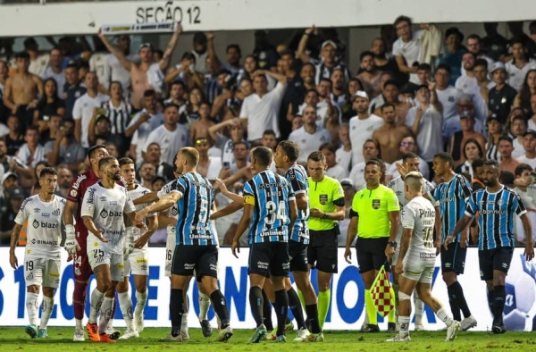 Gancho pesado! Santos é punido por jogo contra o Grêmio; clube deve recorrer