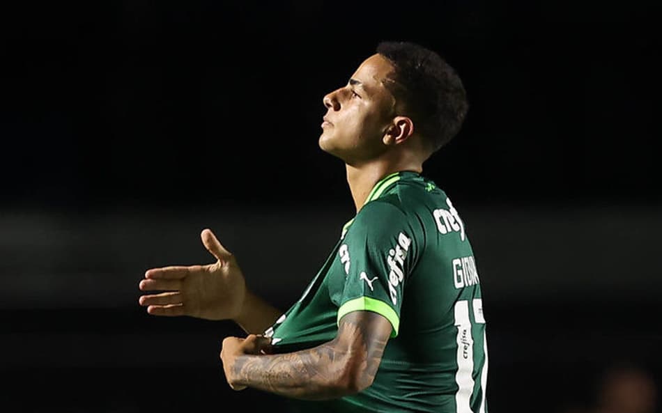 Giovani cumpre mais uma etapa de sua transferência do Palmeiras para o futebol do Qatar