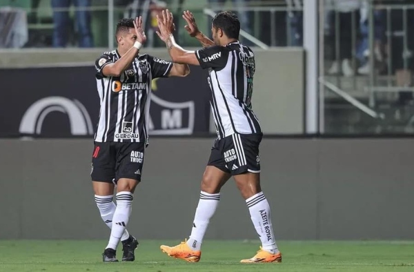 Gols marcados por Hulk e Paulinho representam quase o dobro do restante do elenco do Atlético-MG; confira os números