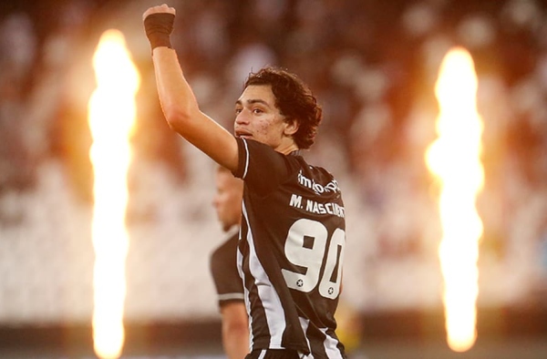 Hora de deslanchar? Matheus Nascimento mostra mais segurança em campo e aumenta expectativa por sua temporada no Botafogo