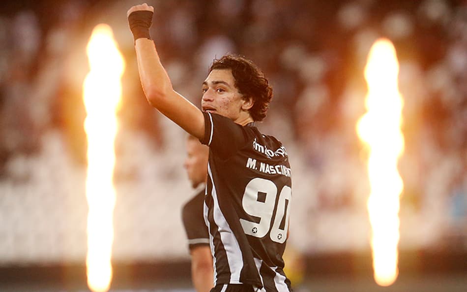 Hora de deslanchar? Matheus Nascimento mostra mais segurança em campo e aumenta expectativa por sua temporada no Botafogo