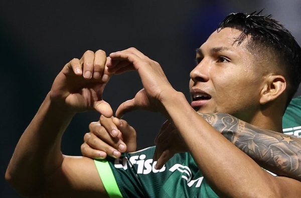 Ídolo do Palmeiras, Rony revela ‘perrengues’ antes da glória: ‘Não tinha o que comer’