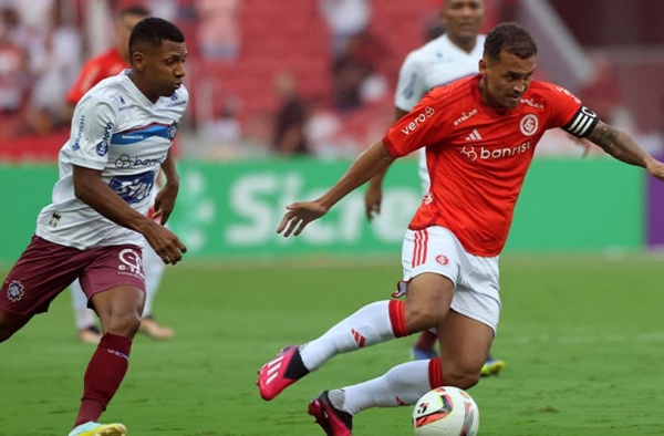 Internacional reencontra torcida após vexame no estadual