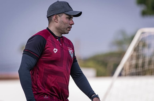 Jair Ventura rebate rótulo de retranqueiro e mostra confiança no acesso do Atlético-GO