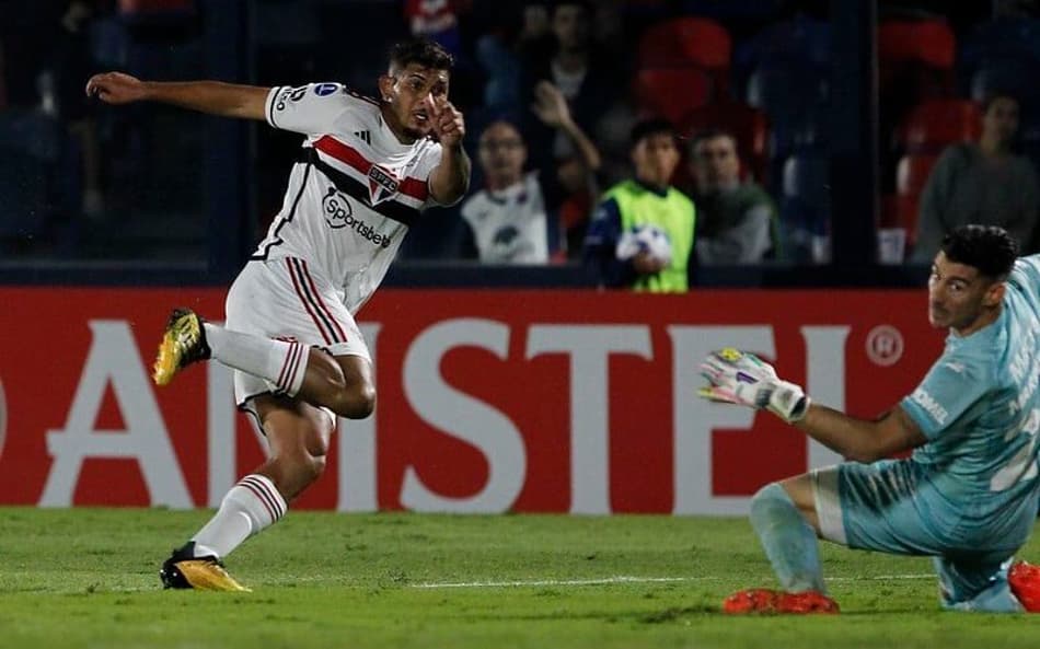 Japoneses sondam Botafogo por Erison, mas São Paulo negocia prorrogação do empréstimo