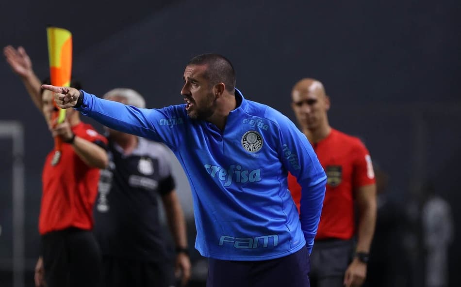 João Martins evita colocar atuação ruim do Palmeiras na conta do cansaço: ‘Não conseguimos nos adaptar ao contexto do jogo’