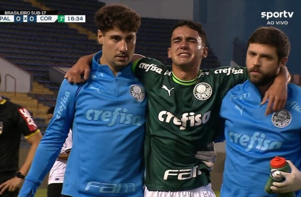 Joia do Palmeiras sofre lesão no joelho e terá que passar por nova cirurgia