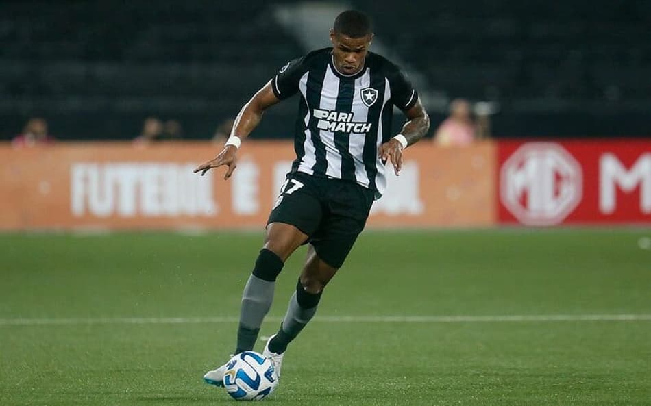 Júnior Santos, do Botafogo, alcança marca expressiva neste início de Brasileirão