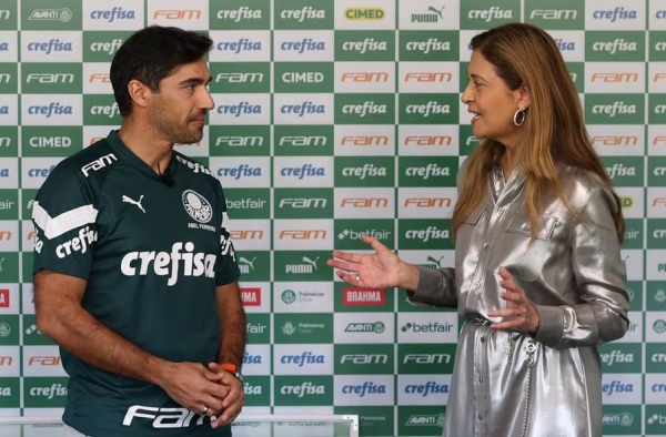 Leila garante Barros no Palmeiras, mas deixa em dúvida o futuro de Abel Ferreira: ‘Está chateado’