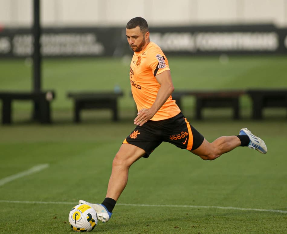 Livre de contrato com o Corinthians, Junior Moraes já não vinha treinando no clube