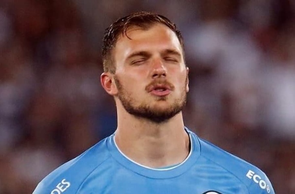 Lucas Perri demonstra frustração com chances desperdiçada pelo Botafogo diante do Magallanes