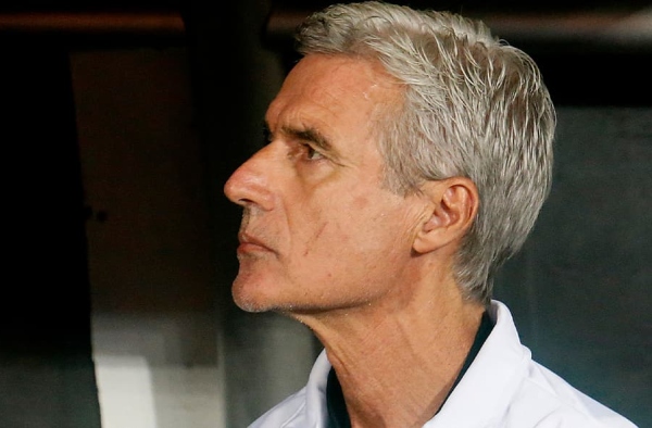 Luís Castro, do Botafogo, desconversa sobre interesse do futebol árabe