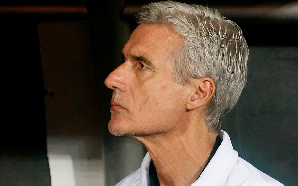 Luís Castro, do Botafogo, desconversa sobre interesse do futebol árabe