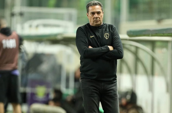 Luxemburgo explica Bidu no banco e admite partida ruim do Corinthians: ‘Sabia que teríamos uma queda’