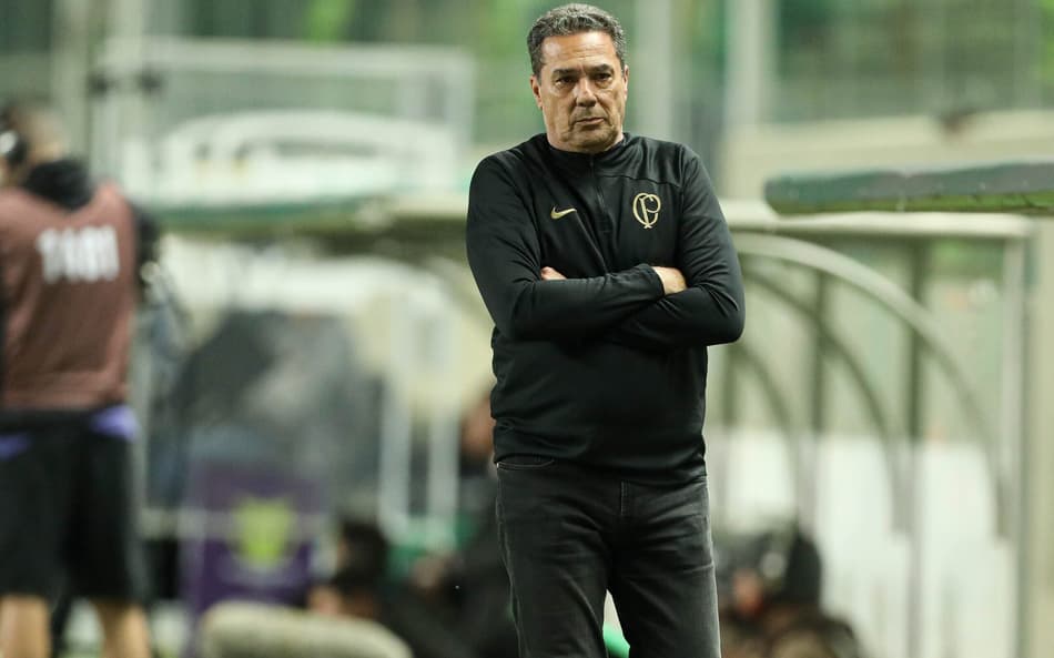 Luxemburgo explica Bidu no banco e admite partida ruim do Corinthians: ‘Sabia que teríamos uma queda’