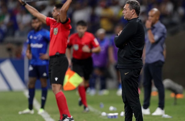 Luxemburgo explica o motivo de poupar jogadores e revela conversa com a diretoria do Corinthians para priorizar a Sul-Americana