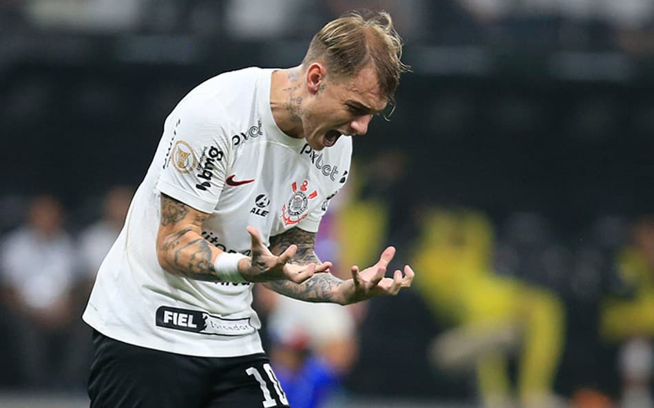 Luxemburgo explica Yuri Alberto na reserva e Róger Guedes ‘solitário’ no ataque do Corinthians