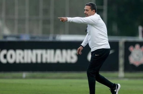 Luxemburgo trata pressão no Corinthians com naturalidade e confia em permanência até ‘decisões’ pela Sul-Americana