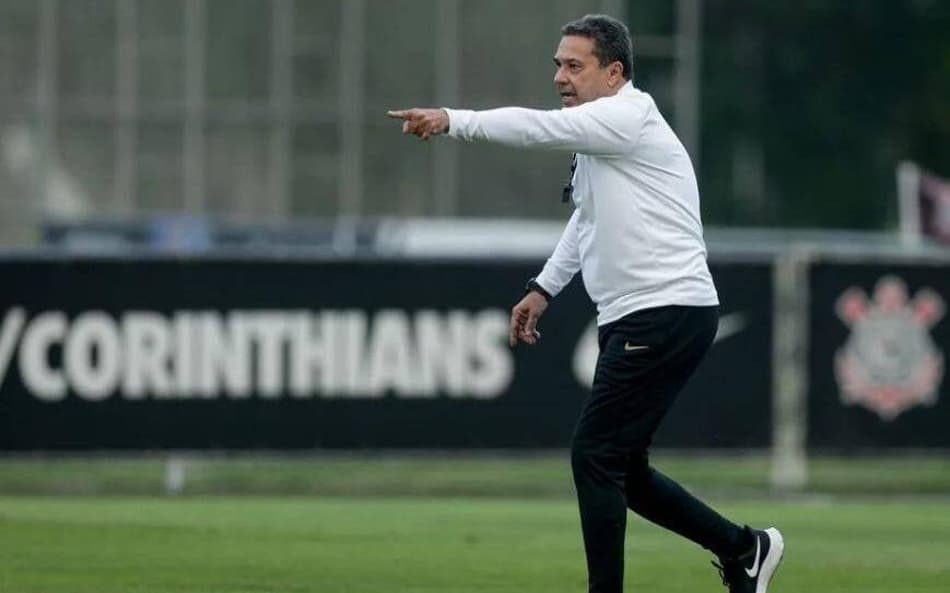Luxemburgo trata pressão no Corinthians com naturalidade e confia em permanência até ‘decisões’ pela Sul-Americana
