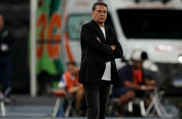 Luxemburgo vê pontos positivos em derrota e valoriza sistema defensivo do Corinthians: ‘Quantas defesas o Cássio fez?’