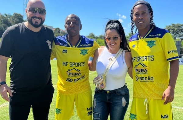Mais de 10 mil pessoas lotam Estádio Décio Vitta para ver o ‘Jogo dos Famosos’