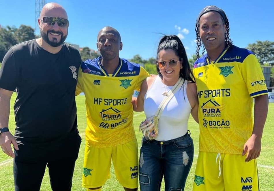 Mais de 10 mil pessoas lotam Estádio Décio Vitta para ver o ‘Jogo dos Famosos’