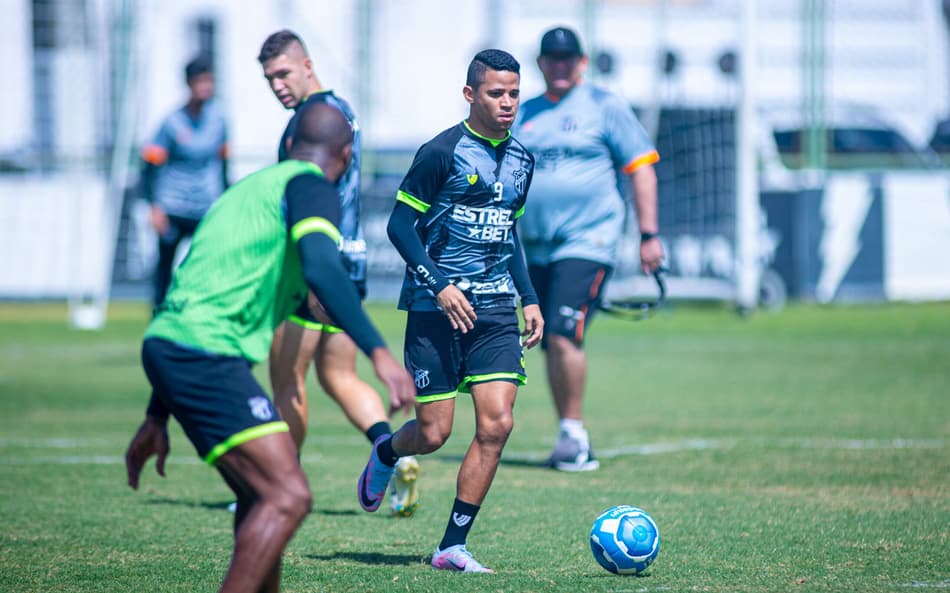 !Mais um! São Paulo aceita liberar jogadores pedidos pelo Ceará e aguarda resposta para encaminhar chegada de Erick