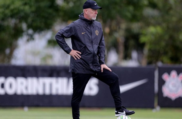 Mano do Mano? Entenda ação que motivou o treinador a seguir no Corinthians durante sua primeira passagem