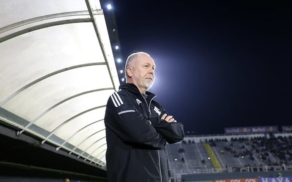 Mano é plano A para substituir Aguirre, mas Santos terá dificuldade na busca pelo treinador