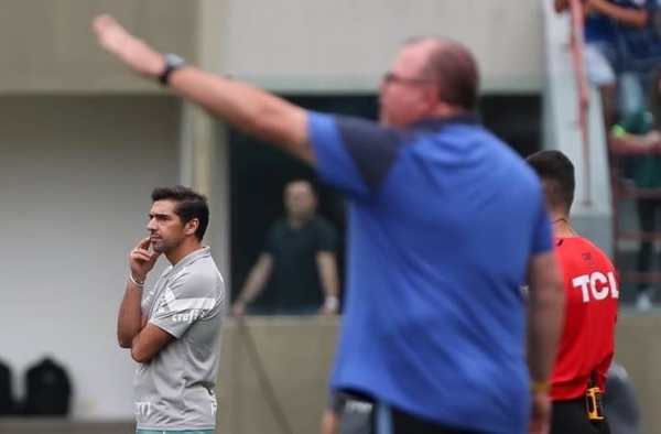 Marcelo Fernandes ‘alfineta’ Abel Ferreira após técnico menosprezar gols do Santos