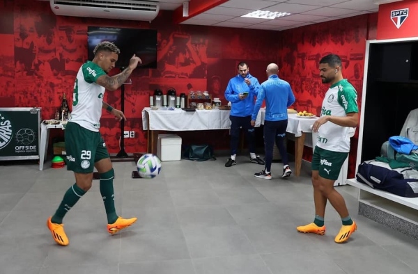 Martelo batido! Palmeiras define a saída de dupla para o futebol do exterior