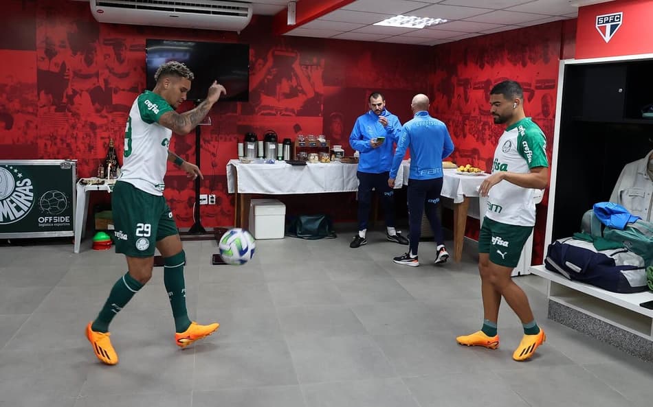 Martelo batido! Palmeiras define a saída de dupla para o futebol do exterior