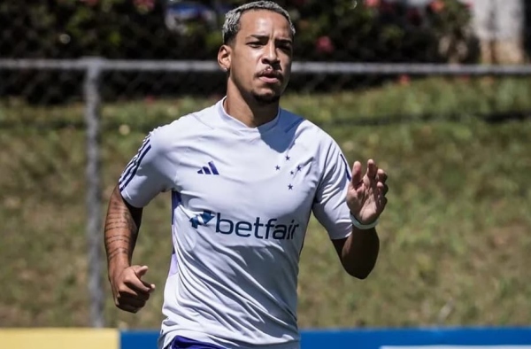 Matheus Pereira treina novamente com o grupo e pode voltar a ser relacionado no Cruzeiro; veja provável time