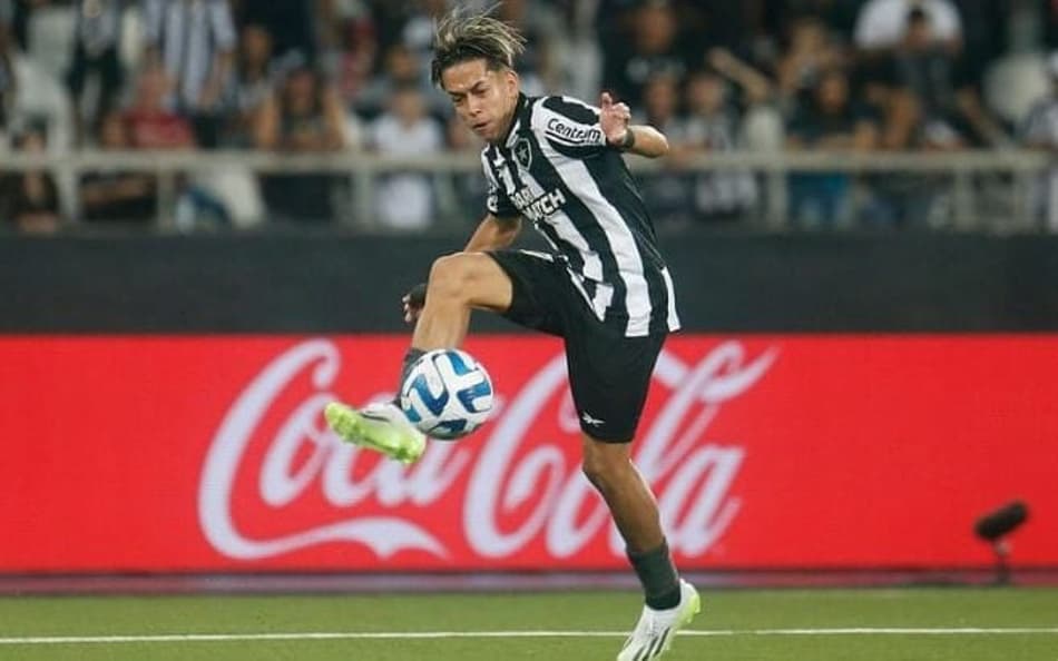 Matías Segovia ‘herda’ camisa 10 do Botafogo: ‘Uma honra’