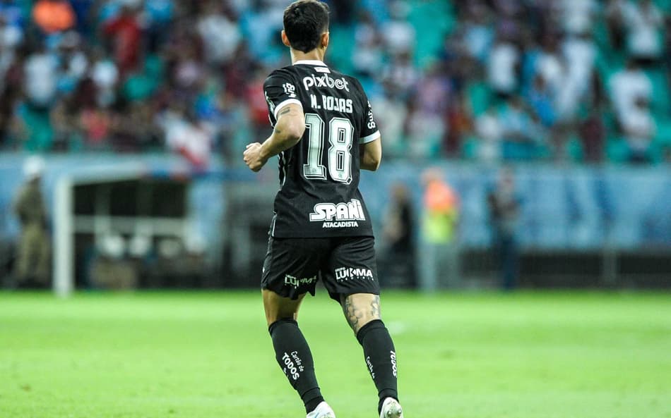 Meia do Corinthians, Rojas segue com dores, mas presença no clássico contra o São Paulo não é descartada