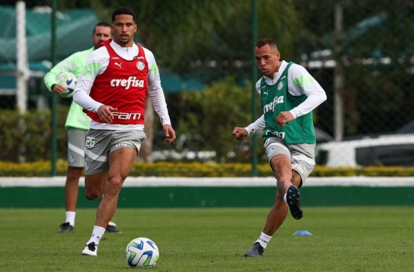 Murilo treina sem restrições e se aproxima de retorno, mas Palmeiras ganha desfalque no meio-campo