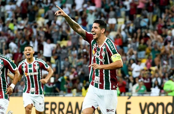 Nino elogia trabalho de Diniz após vitória do Fluminense: ‘Estamos na ponta dos cascos’