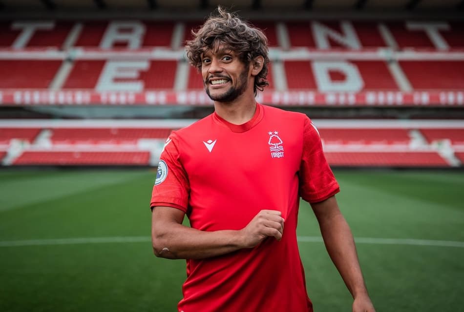 Nottingham Forest pode negociar Gustavo Scarpa, que deseja seguir na Europa