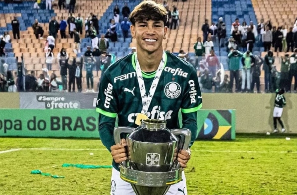 Nova joia da base do Palmeiras, Erick Belé se inspira em Messi e projeta futuro no profissional: ‘É um sonho estar aqui’