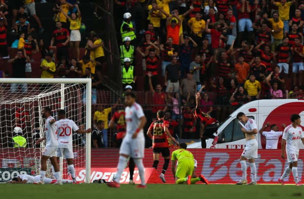 O Internacional toma gol no começo a cada 1,6 jogo