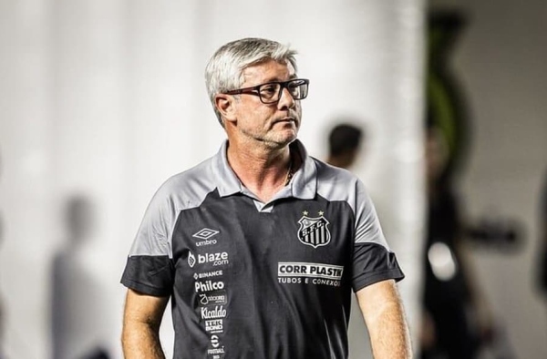 Odair Hellmann fala dos protestos da torcida após empate do Santos e dispara: ‘Resultado é o mais importante, mas a performance temos’